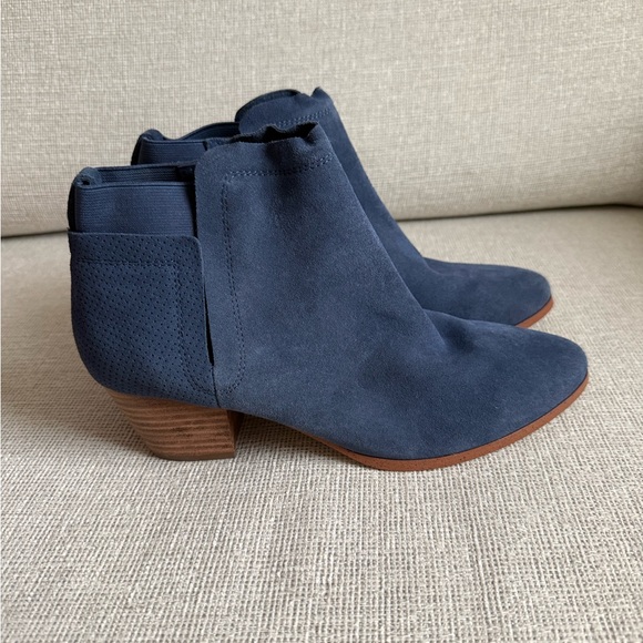 Violet & Red Shoes - Violet & Red Women's Navy Ankle Boots